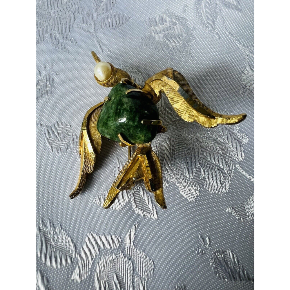 BSK Vintage Flying Bird Brooch/Pin - Gold-tone w/Green Chalcedony Faux Pearl Eye